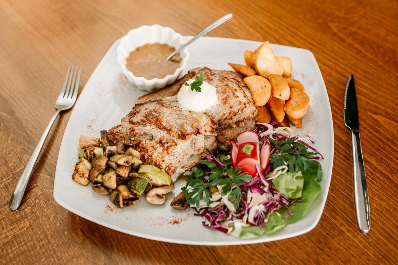 Restoran Sa Prenocistem Gornjak Krepoljin Exteriör bild
